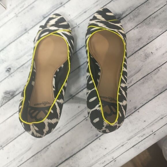 Fergalicious Shoes SZ 10M By Fergie - Picture 5 of 9